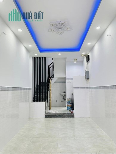 Chỉ 2.8 tỷ TL, Bán nhà đẹp 4 tầng, Lạc Long Quân, Tân Bình, gần Q10,11, Tân Phú.