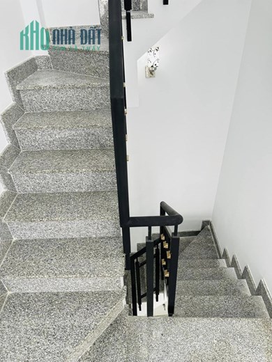 Chỉ 2.8 tỷ TL, Bán nhà đẹp 4 tầng, Lạc Long Quân, Tân Bình, gần Q10,11, Tân Phú.