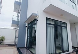 Bán nhanh xuất cảnh. Nhà 3 mặt tiền, 73m2, ngang lớn 6.4m nở hậu 8.5m, 50m ra QL13, Thủ Đức