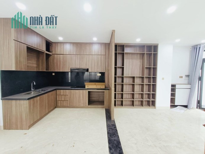Bán nhanh xuất cảnh. Nhà 3 mặt tiền, 73m2, ngang lớn 6.4m nở hậu 8.5m, 50m ra QL13, Thủ Đức