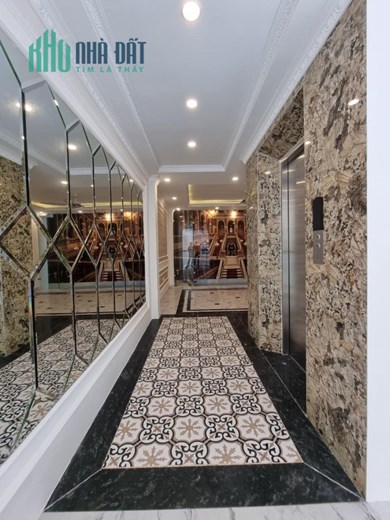 Bán nhà ngõ 9 phố Trần Quốc Hoàn, DT 50 m2 x 5T, ô tô tránh, thang máy, kinh doanh. 12.6 tỷ.