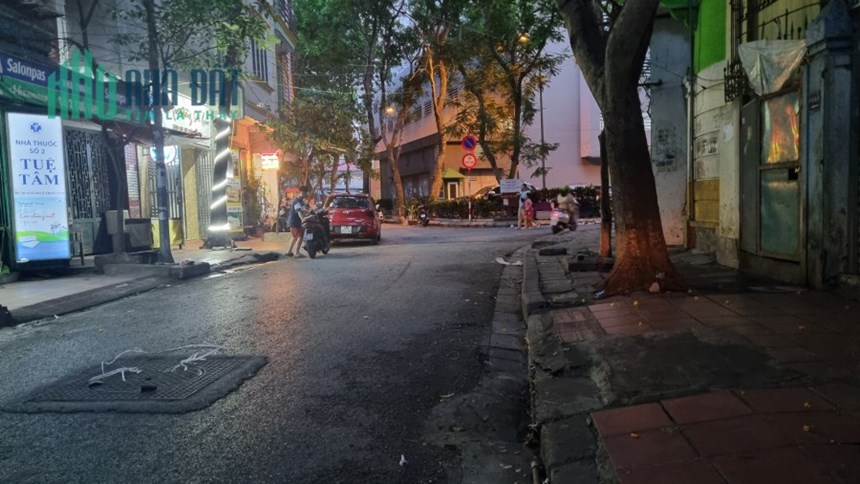 Nhà KĐT mới Định Công, 90m2, 5 tầng, vỉa hè rộng kinh doanh tuyệt vời, chỉ 14.2 tỷ