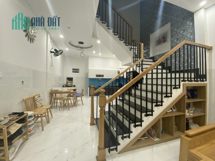 131 m2 nhà 3 tầng sau lưng mặt tiền Tô Hiệu, Hòa Minh, Đà Nẵng, 3 tỷ hơn