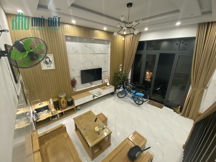 131 m2 nhà 3 tầng sau lưng mặt tiền Tô Hiệu, Hòa Minh, Đà Nẵng, 3 tỷ hơn