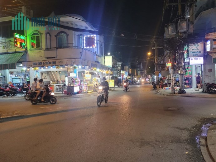 🌹BÌNH TÂN - NHÀ MẶT TIỀN ĐẸP NGAY CHỢ BÌNH LONG - 2 TẦNG 47M2 - GIÁ 4.4 TỶ