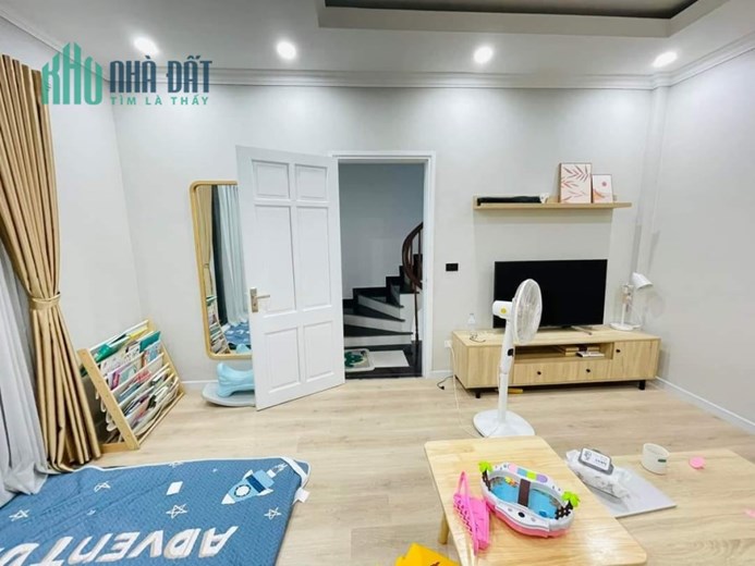 P. Nhân Chính, nhà đẹp ngất ngây, ngõ nông rộng thoáng, sát oto, 35m x 6T, 4.29 tỷ