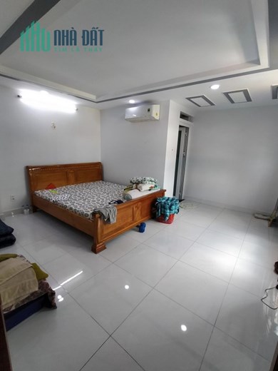 LÊ ĐÌNH CẨN - NHÀ ĐẸP 5 TẦNG - ĐƯỜNG XE TẢI THÔNG - GẦN CHỢ -  BỆNH VIỆN - 5P QUA TÂN PHÚ-QUẬN 6 -