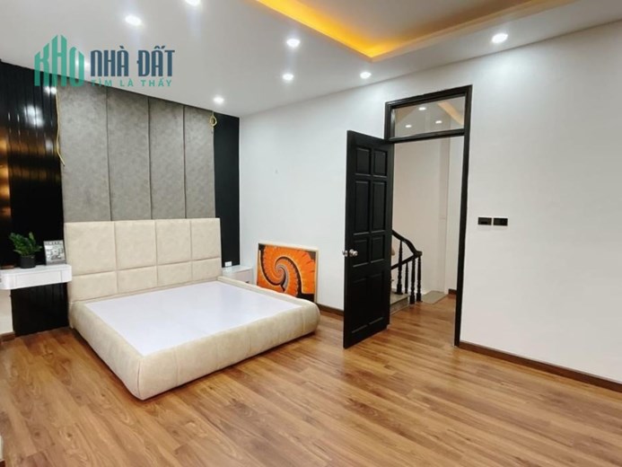 BÁN NHÀ MẶT PHỐ HOA BẰNG CẦU GIẤY 50M2 X 5T ĐẸP KINH DOANH SẦM UẤT CHỈ 11,5 TỶ