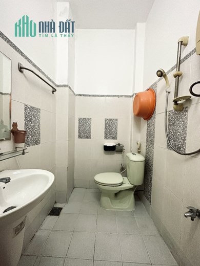 ĐƯỜNG 8M SAU LƯNG CĂN MẶT TIỀN - CHỢ NGUYỄN XÍ - Ô TÔ NGỦ TRONG NHÀ - 58M2 A4 NỞ HẬU - 7.2 TỶ