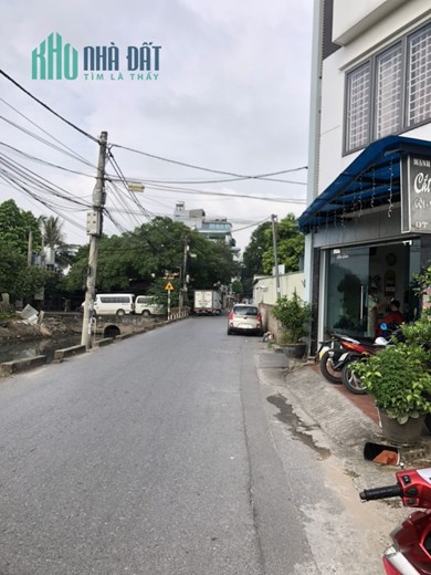 Bán nhà Thạch Bàn, Gần phố, 35m2, cấp 4, MT 4m, chỉ nhĩnh 2 tỷ.