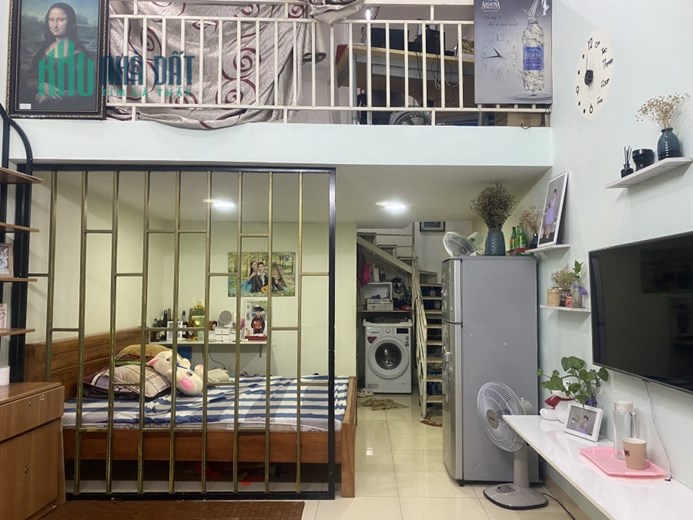 Bán nhà Thạch Bàn, Gần phố, 35m2, cấp 4, MT 4m, chỉ nhĩnh 2 tỷ.