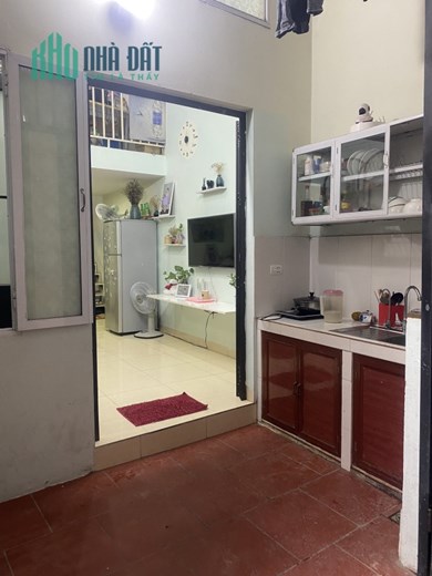Bán nhà Thạch Bàn, Gần phố, 35m2, cấp 4, MT 4m, chỉ nhĩnh 2 tỷ.