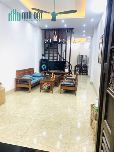 Bán nhà Thạch Bàn, Gần phố, 45 m2, 4 tầng, MT 4 m giá chỉ 3,15 tỷ.