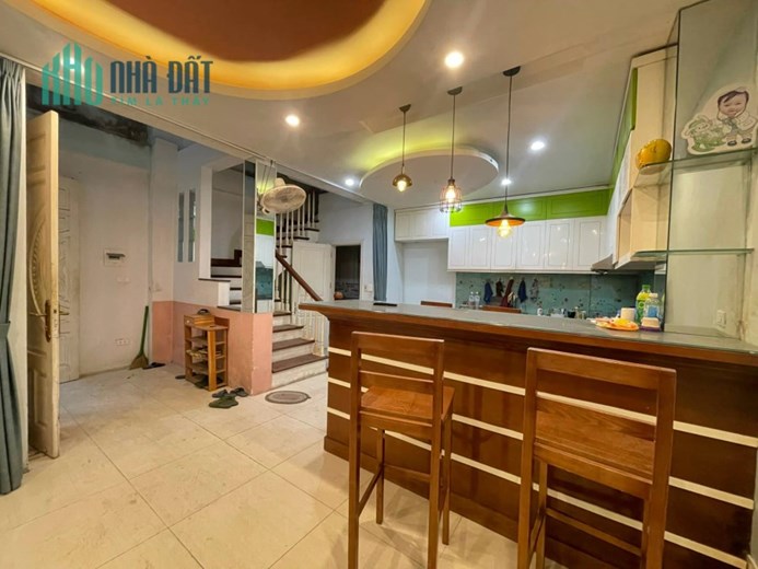 NHÀ ĐẸP NGÕ 3M 30M RA PHỐ LỚN ÔTÔ TRÁNH MINH KHAI KINH DOANH 40M 5 TẦNG NHỈNH 4 TỶ