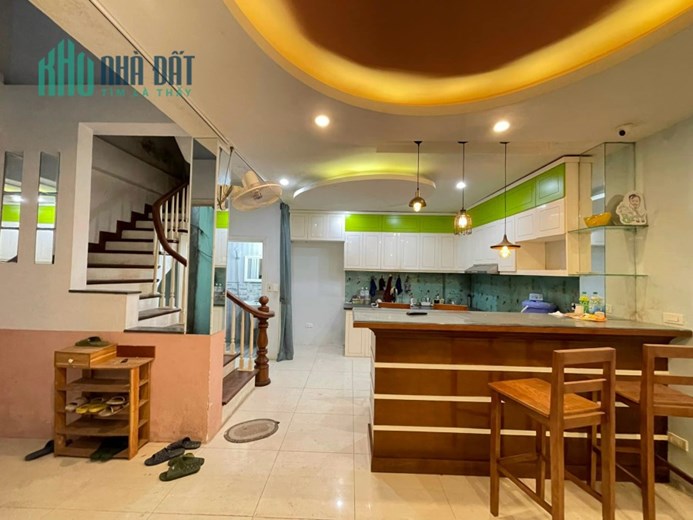 NHÀ ĐẸP NGÕ 3M 30M RA PHỐ LỚN ÔTÔ TRÁNH MINH KHAI KINH DOANH 40M 5 TẦNG NHỈNH 4 TỶ