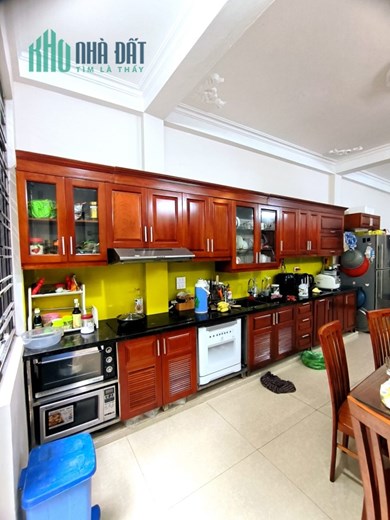 Bán Nhà Đầm Trấu, 44m2, 6T, MT3.9m, 14.1Tỷ, Thang Máy, Đẹp, KD0977097287