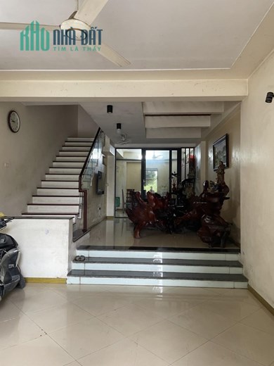 Bán nhà trung tâm Trâu Quỳ -70m2 4 tầng Mtien 4.8m, Tái định cư đường 17m.0982852808