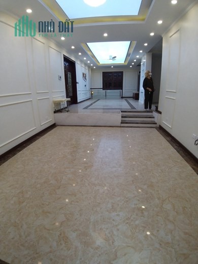 Cho thuê biệt thự KĐT Nam Cường, Hoàng Quốc Việt, 220m 5T thông sàn nhà trẻ, văn phòng