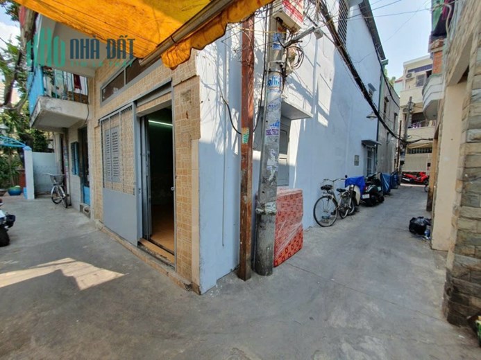 Chỉ 3.65 tỷ cho nhà phố 4 x 10m góc 2 mặt hẻm Trường Sa kề Q1 TP.HCM