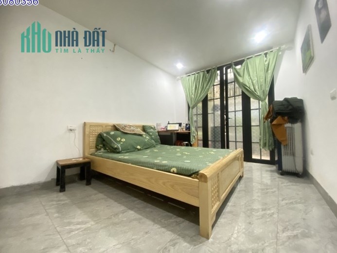 Bán nhà ngõ 80 Trần Duy hưng, Cầu Giấy, ô tô tránh, vỉa hè, DTSD 100m2 x 5 Tầng, MT 5,5m.