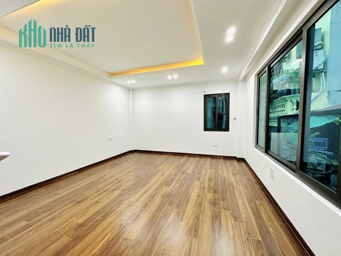 ÂU CƠ - GARA Ô TÔ, THANG MÁY XỊN, KINH DOANH 7.6 TỶ