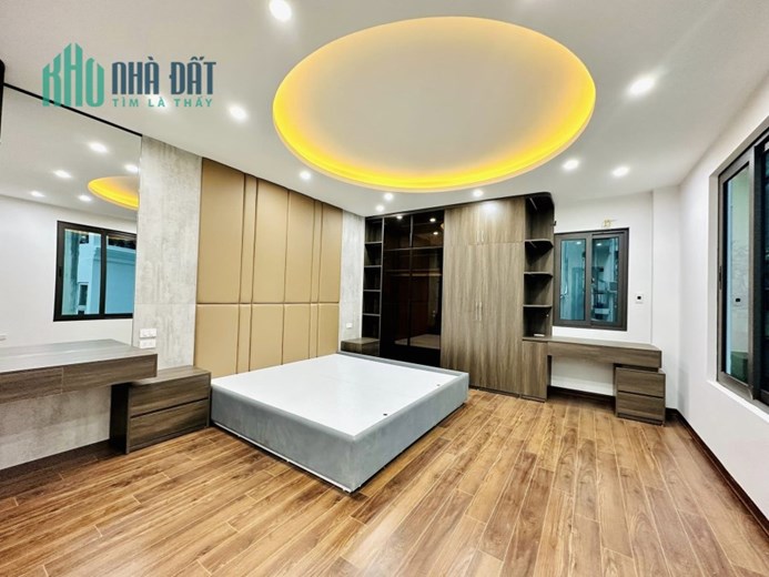 ÂU CƠ - GARA Ô TÔ, THANG MÁY XỊN, KINH DOANH TỐT 7.4 TỶ