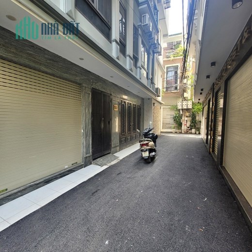 Bán nhà Hoàng Quốc Việt, Cầu Giấy. 85mx8; MT7.5m; giá 21 tỷ. Phương