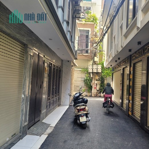 Bán nhà Hoàng Quốc Việt, Cầu Giấy. 85mx8; MT7.5m; giá 21 tỷ. Phương