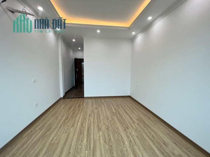 Bán nhà Xã Đàn 40m2 5 tầng, mt 5m, lô góc, 3 mặt ngõ 3 gác đua, 3 thoáng, gần phố, 4.8 tỷ