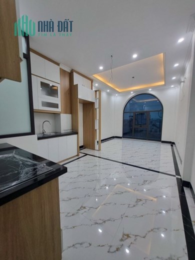 Bán nhà Xã Đàn 40m2 5 tầng, mt 5m, lô góc, 3 mặt ngõ 3 gác đua, 3 thoáng, gần phố, 4.8 tỷ