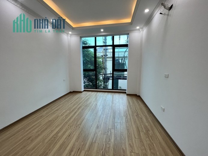 Bán nhà Xã Đàn 40m2 5 tầng, mt 5m, lô góc, 3 mặt ngõ 3 gác đua, 3 thoáng, gần phố, 4.8 tỷ