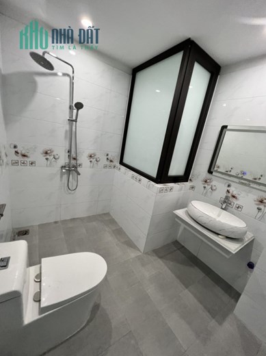 Bán nhà Xã Đàn 40m2 5 tầng, mt 5m, lô góc, 3 mặt ngõ 3 gác đua, 3 thoáng, gần phố, 4.8 tỷ