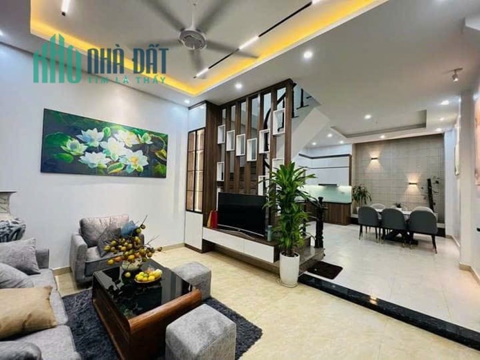 BÁN NHÀ QUẬN TÂY HỒ - PHỐ THỤY KHUÊ CHỈ 50M RA HỒ TÂY  DT:55 M2 5 TẦNG MT 4M 4 PHÒNG NGỦ GIÁ: HƠN 6