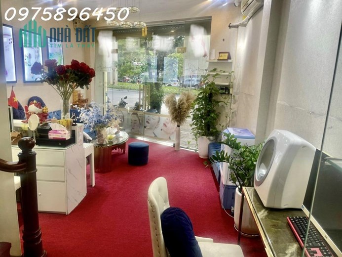 Góc sang nhượng spa. Do sắp đi nước ngoài lên mk cần sang nhượng spa - Mặt phố Hoàng Cầu