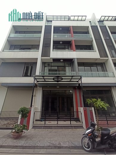 CHÍNH CHỦ CẦN BÁN GẤP CĂN SHOPHOUSE BÌNH MINH GARDEN 6 TẦNG _ HOÀN THIỆN_ TẶNG FULL NỘI THẤT_ GIÁ
