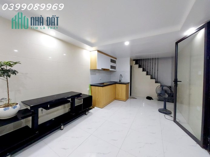 SIÊU PHẨM HOÀN KIẾM - BƯỚC CHÂN RA OTO - CHẠY BỘ SANG BỜ HỒ - 25m2x 3 tầng x 2.2 tỷ NHÀ ĐẸP VỀ Ở