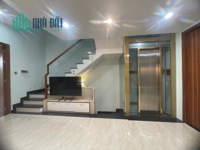 .Mặt Tiền Xô Viết Nghệ Tĩnh, 94m2 5 tầng đẹp, Thang máy KD