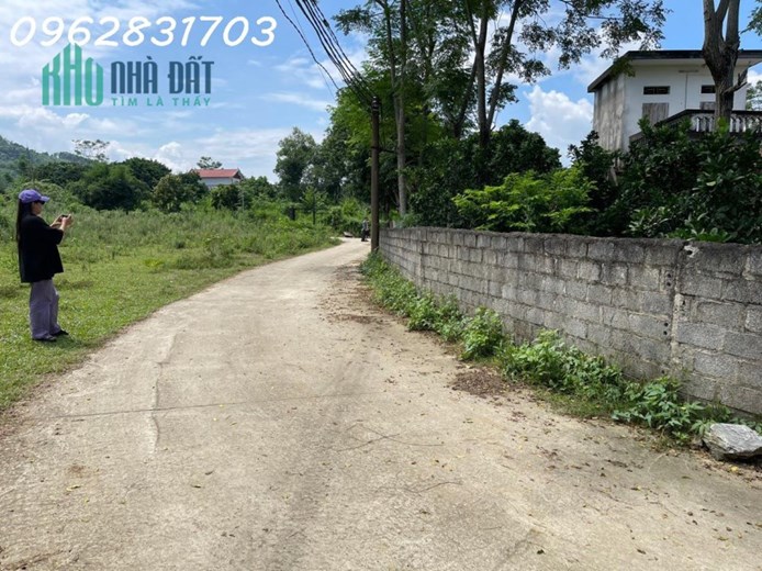 Bán lô 2 mặt đường 700m giá chỉ hơn 1 tỷ