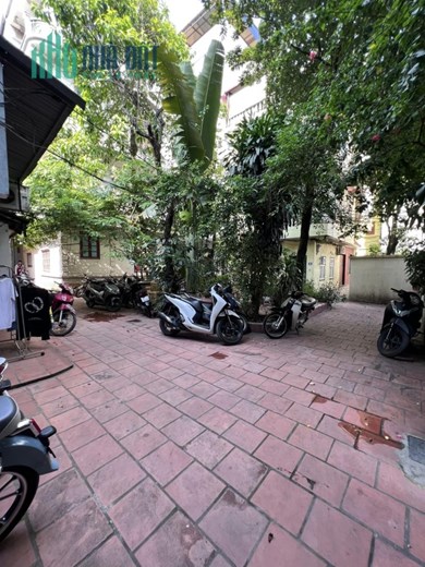 HIẾM!! Bán Nhà Lý Nam Đế 52m2 – Nhà Sân Vườn – Giá 12 tỷ