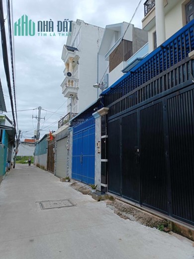 3 TẦNG KHU PHÂN LÔ - HẺM 8M XE HƠI NGỦ TRONG NHÀ - NHÀ ĐẸP Ở NGAY .