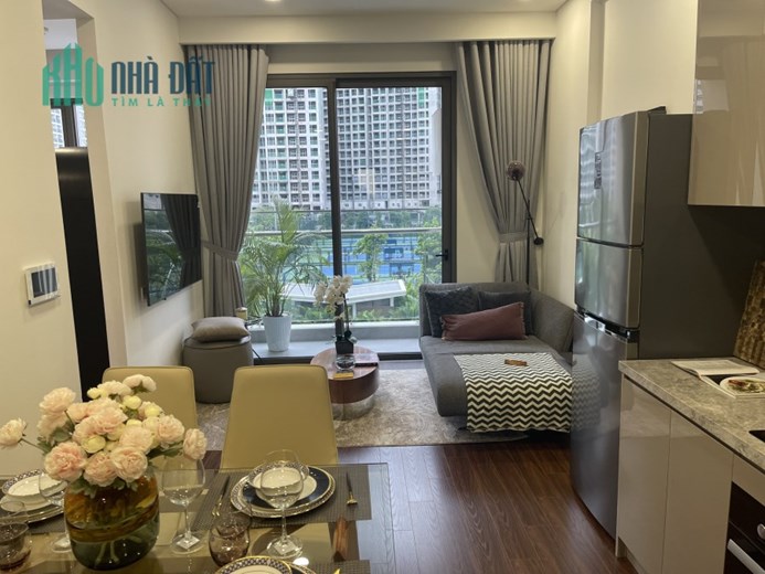 Bán gấp căn 2PN+1 Masteri tầng thấp, view đài phun nước nội khu. Giá bán: 3,4 tỷ bao phí