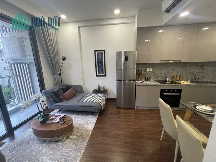 Bán gấp căn 2PN+1 Masteri tầng thấp, view đài phun nước nội khu. Giá bán: 3,4 tỷ bao phí
