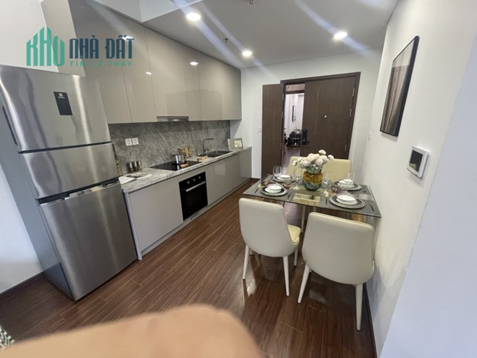 Bán gấp căn 2PN+1 Masteri tầng thấp, view đài phun nước nội khu. Giá bán: 3,4 tỷ bao phí