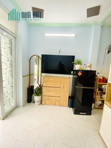Nhà bán Trệt, lầu hẻm 5m 734 Đoàn Văn Bơ P16Q4 - 2 Tỷ 650 Triệu