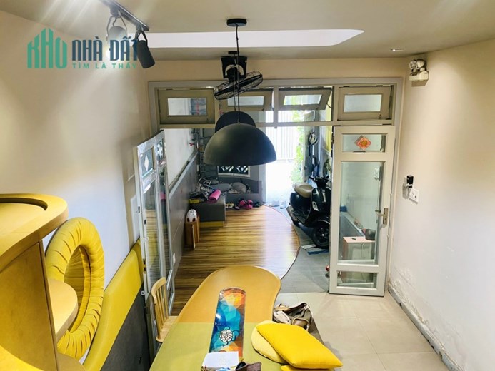 Cho thuê NNC hẻm ôtô đường Thành Thái P14.Q10. Giá 18 triệu