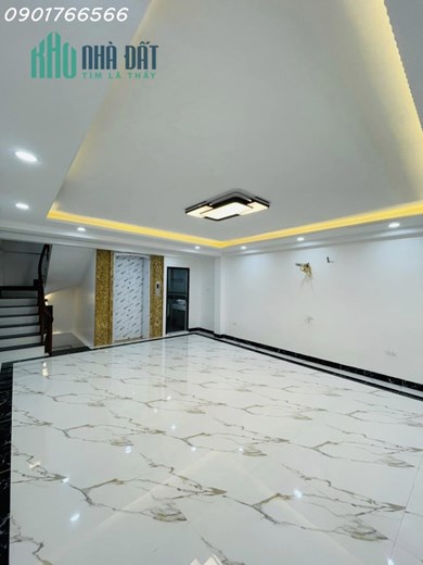Hàng Xóm KĐT Hồ Đền Lừ, Phố Hoàng Mai 63m x 7T, Giá hơn 12 tỷ.