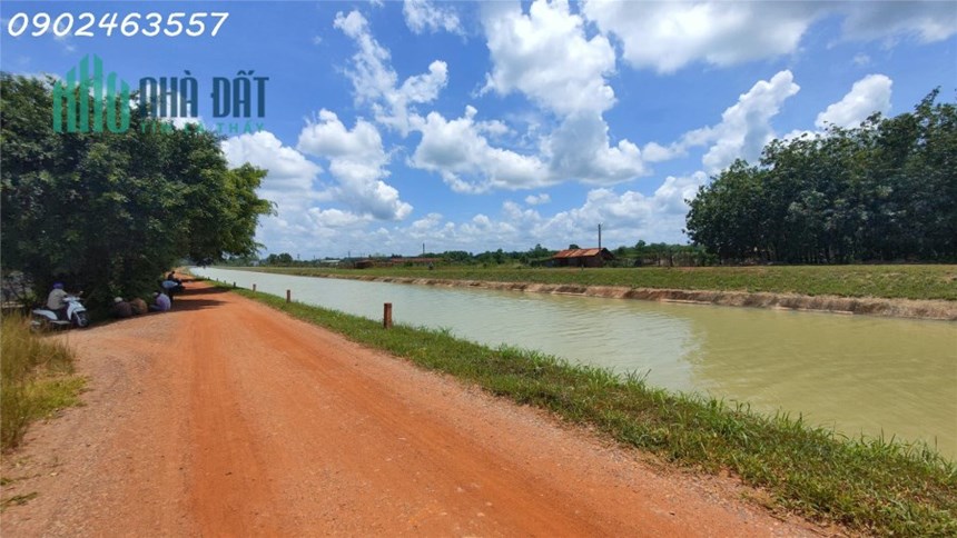 Mảnh đất view núi Bà và kênh Tây độc đáo!