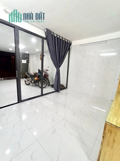 CHO THUÊ tầng trệt SHOP HOUSE Tân Bình – Giá thuê 13 triệu/tháng gần ngã ba Âu Cơ & Lũy Bán Bích.