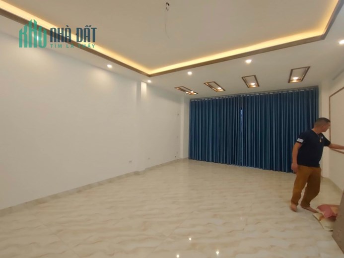 Bán nhà mặt ngõ 84 Lĩnh Nam 60m2, 6 tầng giá 10 tỷ, ô tô, thang máy