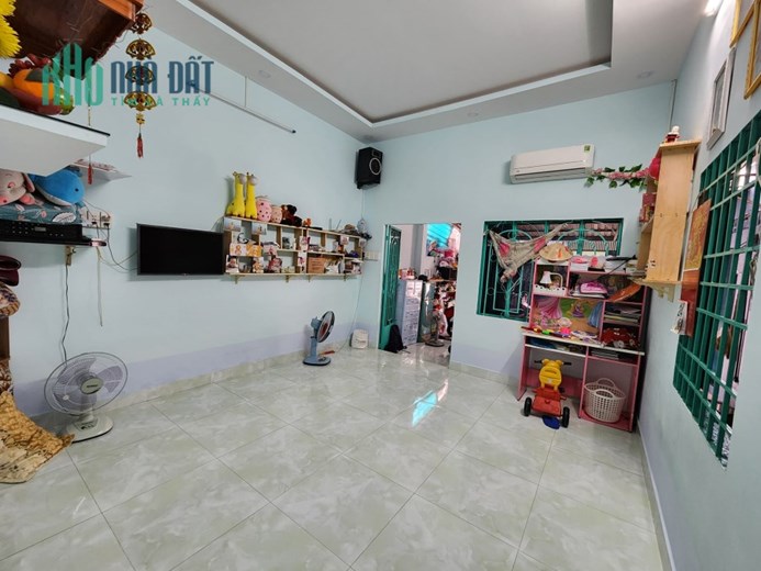 Bán nhà mặt tiền Phan Văn Đối, vị trí đẹp gần trường học, chợ, ngân hàng, siêu thị mini